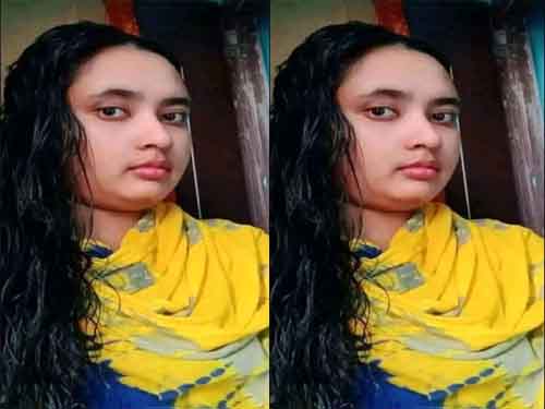 Bangladeshi Beautiful Girl Showing Clips 02