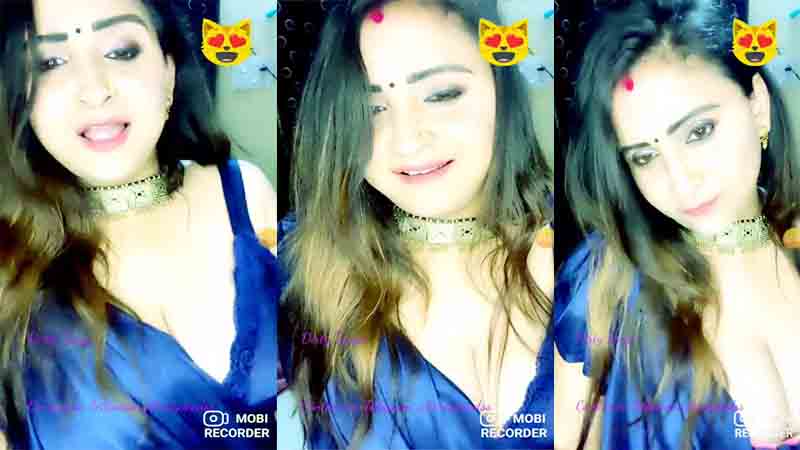 Mahi Queen Cleavage Show Watch