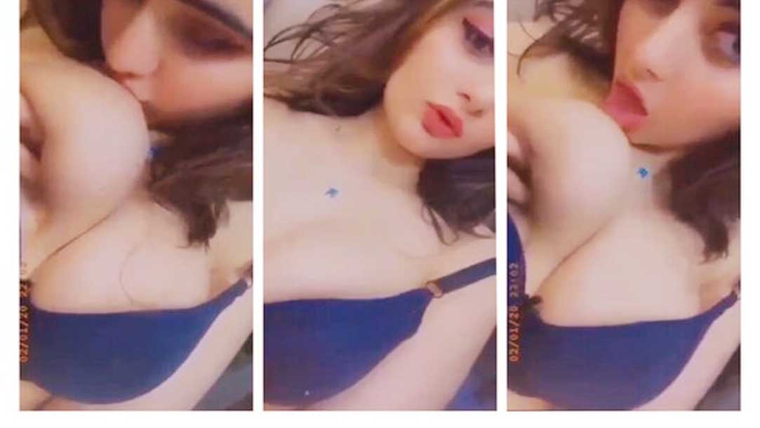 Cute Pakistani Girl Sucking Own Milky Boobs