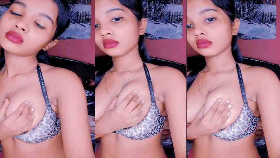 Extremely Hot Young Babe Teasing