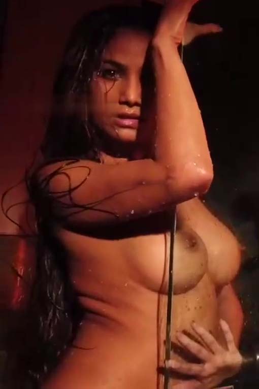Poonam Pandey Updated Latest Nude Showering Video
